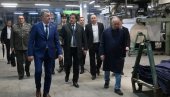 OTVORENI SU NOVI POGONI I PROŠIRENI KAPACITETI: Ministar Gašić obišao kompaniju „Jumko“ u Vranju