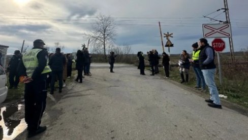 SVAKI PRELAZAK PREKO PRUGE NOSI RIZIK: Pokrenuta kampanja „Dobro pazi - voz nailazi“