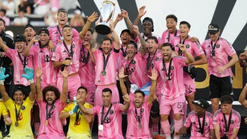 TRIJUMFALAN KRAJ: Legende Barselone osvojile titulu, pa završile karijeru ...