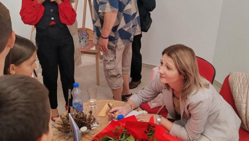 NAPUSTILA GRAD I NA BABOVINI ODGAJA DECU: Mlada Beograđanka Aleksandra odlučila da se pre 14 godina vrati u planinsko selo Vlase kod Vranja