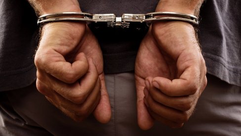 ŠEZDESETDVOGODIŠNJAK OPTUŽEN DA JE SILOVAO I PODVODIO SUPRUGU: U dogovori sa njim je napastvovalo 120 muškaraca