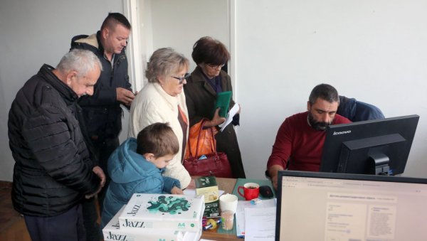 ОГРОМАН ОДЗИВ ЗА ЛЕГАЛИЗАЦИЈУ Новости сазнају: До 15 часова 77.714 грађана пријавило непокретности