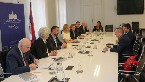 АМБАСАДОР ШПАНИЈЕ У ПОСЕТИ НОВОСАДСКОЈ ГРАДСКОЈ КУЋИ: Братски односи градова подстакли би сарадњу