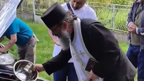 СВЕШТЕНИК ДОБИО 200 ДИНАРА ОД ДОМАЋИНА, ПА ШОКИРАО РЕАКЦИЈОМ: Вечита дилема пред велике празнике - Да ли и колико новаца треба дати попу