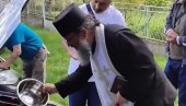 СВЕШТЕНИК ДОБИО 200 ДИНАРА ОД ДОМАЋИНА, ПА ШОКИРАО РЕАКЦИЈОМ: Вечита дилема пред велике празнике - Да ли и колико новаца треба дати попу