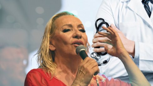 OPERISANA VESNA ZMIJANAC Problem sa srcem - zahvat na arteriji, ugradili joj 3 stenta