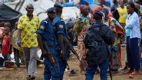 СТРАВИЧНИ ПРИЗОРИ СМРТИ, УНИШТЕНА ВОЈНА ТЕХНИКА  Букти још један рат у Африци: Побуњеници заузели град, потрага за владиним снагама