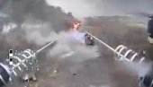 RUSI NE ZNAJU ŠTA IH JE SNAŠLO: Pogledajte kako su Ukrajinci razneli kompletnu vojnu kolonu kod Pokrovska (VIDEO)