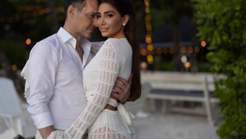 MOJA DAMO: Peđa Jovanović novu pesmu posvetio supruzi Ani, a sin ga prvi put video na sceni (FOTO)