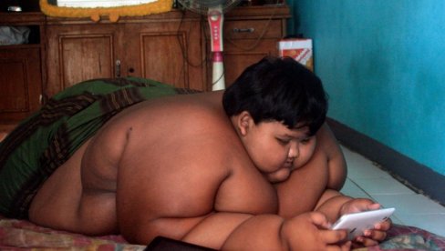 ИМАО ЈЕ 192 КИЛОГРАМА: Био најдебљи дечак на свету - а данас је непрепознатљив (ВИДЕО)