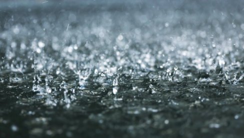 КРАЈ ТОПЛИМ ДАНИМА: Долази смена кише и снега у већини Србије - Ево и кад (ФОТО)