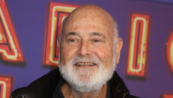 ГЛУМАЦ И РЕДИТЕЉ РОБ РАЈНЕР НА СМРТ ИЗБОДЕН У СВОЈОЈ ВИЛИ Полиција тврди: Очигледно убиство