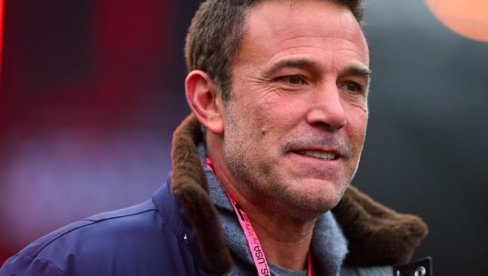 БЕН АФЛЕК ИЗМЕЂУ ДВЕ ВАТРЕ, СЕВАЛЕ ВАРНИЦЕ: Нашао се на истом месту са две бивше жене, реакцију Џеј Ло нико није очекивао! (ФОТО)