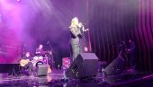 OVOM POTEZU SE NIKO NIJE NADAO: Šejla Zonić iznenadila publiku na koncertu (FOTO)