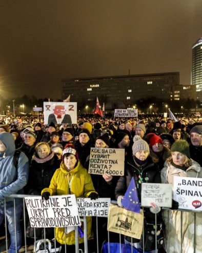 ДЕМОНСТРАЦИЈЕ ШИРОМ СЛОВАЧКЕ: Хиљаде људи на улицама против промена у правосудном систему