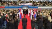 SVE SPREMNO ZA MITING SRPSKE LISTE: Hala sportova u Kosovskoj Mitrovici u bojama srpske trobojke (VIDEO)