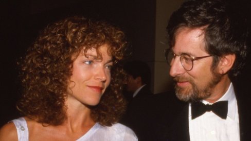 ПОТПИСАЛИ ПРЕДБРАЧНИ УГОВОР НА САЛВЕТИ, ПА МУ СЕ ТО ОБИЛО О ГЛАВУ: Брак са најбогатијим редитељем описала као брак са председником