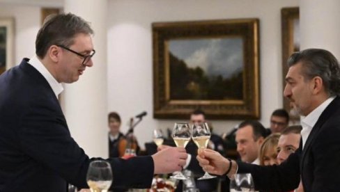 ВУЧИЋ ПРИРЕДИО СВЕЧАНУ ВЕЧЕРУ У ЧАСТ КАВЕЛАШВИЛИЈА: Прилика да отворимо и теме које превазилазе политику