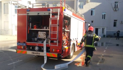 ЕКСПЛОЗИЈА У БОРЧИ: Огромна ватра прогутала три аутомобила - Полиција трага за пироманом