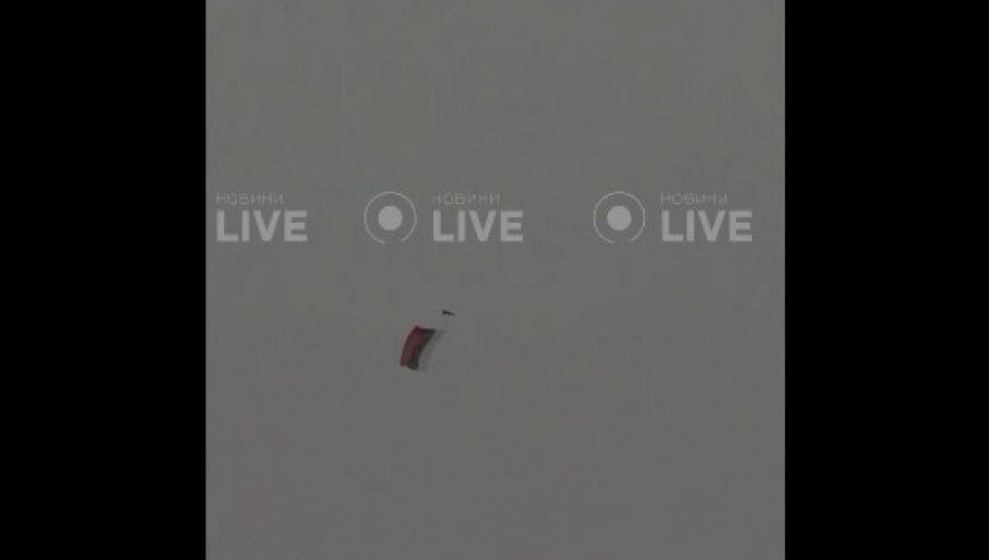 РУСКА ЗАСТАВА СЕ ЗАВИЈОРИЛА ИЗНАД КИЈЕВА: Украјинска полиција признала, није монтажа (ВИДЕО)