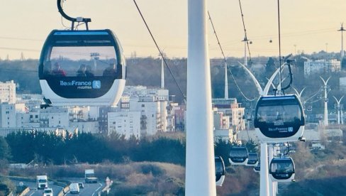 ГОНДОЛОМ НА ПОСАО И ФАКУЛТЕТ: У Паризу пуштена у саобраћај нова врста градског превоза, најдужа у Европи