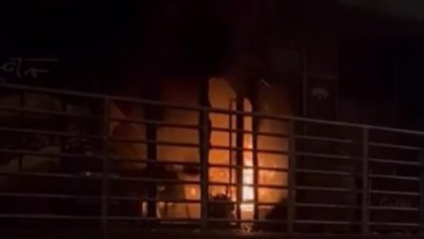 ГОРЕО КАФИЋ НА НОВОМ БЕОГРАДУ ДВА ПУТА ТОКОМ НОЋИ: Познато зашто је дошло до пожара (ВИДЕО)