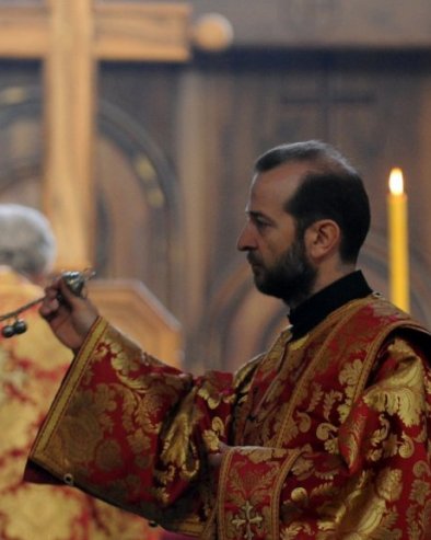 ЗАШТО ПРАВОСЛАВНИ СВЕШТЕНИЦИ НОСЕ БРАДУ? Симболизује догађај из далеке прошлости, а важан је и начин на који је пуштају