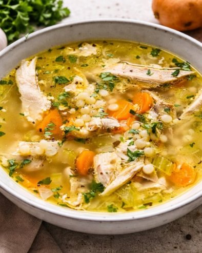 УКУСНА СУПА СА КУСКУСОМ И ЋУРЕТИНОМ: Брзо, хранљиво и ароматично