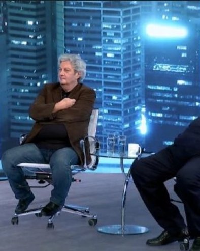 СУДАР ТИТАНА У СТУДИЈУ ХИТ ТВИТА: Све пршти Шешељ и Марић ударили један на другог (ФОТО)