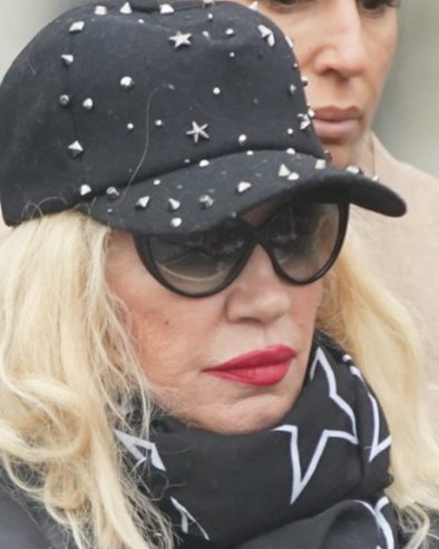 НЕ ЗНАМ ГДЕ ЈЕ ОЧЕВ ГРОБ... Како је Нада Топчагић променила веру: Моји родитељи су муслимани, хоџа ми није дао да сахраним оца