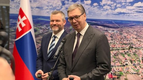 VUČIĆ I PELEGRINI U BAČKOM PETROVCU: Srbija će finansirati izgradnju Slovačke kuće u Novom Sadu (VIDEO)