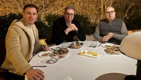 POSLE NAPORNOG RADA - GIRICE: Predsednik u društvbu najbližih saradnika