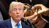 ТРАГЕДИЈА МУ ЈЕ ПРОМЕНИЛА ЖИВОТ: Трамп открио зашто никада у животу није окусио АЛКОХОЛ