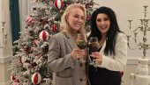 POSETILA JE U DVORCU U AUSTRIJI: Lepa Brena iznenadila Draganu Mirković (FOTO)