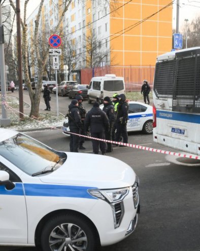 ПОЗНАТО КО ЈЕ ДИГАО У ВАЗДУХ ДВА ПОЛИЦАЈЦА И СЕБЕ У МОСКВИ: Био им је сумњив, па изазвао експлозију кад су му пришли