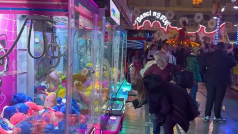 OSETITE DUH PRAZNIKA NA NOVOGODIŠNJEM VAŠARU: Na Beogradskom sajmu do kraja decembra bogata ponuda zabave, šopinga i gastronomije