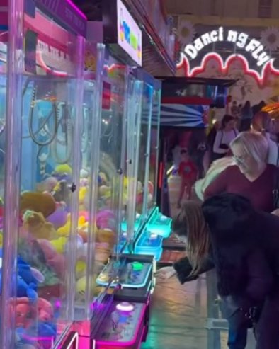 ОСЕТИТЕ ДУХ ПРАЗНИКА НА НОВОГОДИШЊЕМ ВАШАРУ: На Београдском сајму до краја децембра богата понуда забаве, шопинга и гастрономије