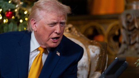 „ЊУЈОРК ТАЈМС“ ПРЕНОСИ: Трамп после Параде победе у Москви изјавио да Русија изгледа непобедиво