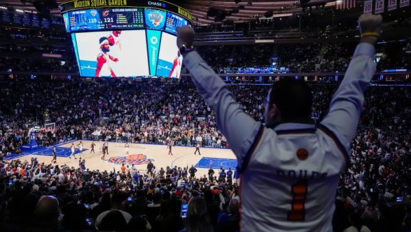 КАКВА БОЖИЋНА ДРАМА! Њујорк предвођен сјајним Брансоном добио Кливленд