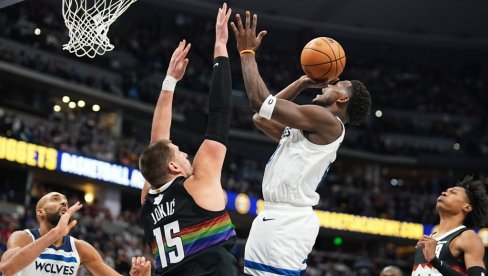 BRUKA I SRAMOTA! Ceo svet gleda i ne veruje šta je Entoni Edvards uradio Nikoli Jokiću (VIDEO)