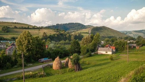 OGLAS ZA KUĆU KOJI JE PODIGAO PRAŠINU: Samo toliko za moju dedovinu?! Strašno...