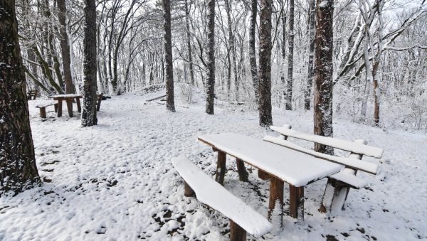 ПАШЋЕ ПОЛА МЕТАРА СНЕГА: За викенд опасна појава стиже у Србију