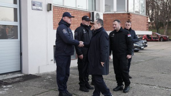 ПОЧЕЛА АКЦИЈА УКЛАЊАЊА БОМБЕ КОД ТЦ ГАЛЕРИЈА Дачић: Биће пребачена на Пасуљанске ливаде