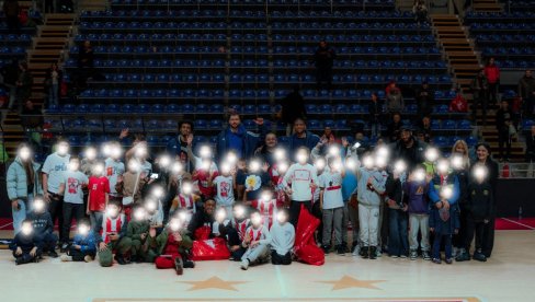 OSMESI NA TRIBINAMA: Fondacija Meridian i KK Crvena zvezda obradovali najmlađe