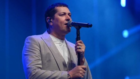 АРЕНА БИЛА ТЕСНА ДА ПРИМИ САВ НАРОД: Ацо Пејовић пописао становништво у Скопљу (ФОТО)