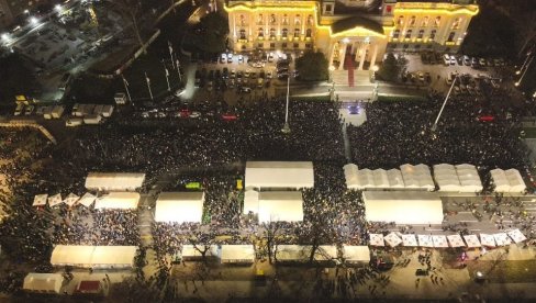 DESETINE HILJADA LJUDI U ĆACILENDU: Veličanstvene slike i moćni snimci (FOTO)