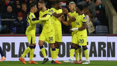 TOTENHEM DOBIO LONDONSKI DERBI: Pevci prekinuli loš niz u Premijer ligi