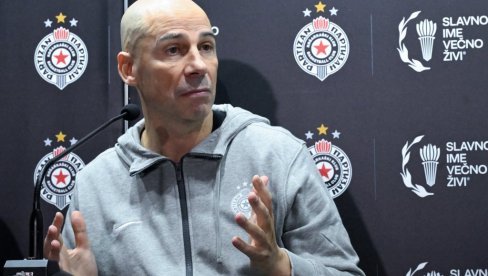 DELIJE GLEDAJU I NE VERUJU: Evo šta je trener crno-belih Đoan Penjaroja poručio pred večiti derbi Zvezda - Partizan!