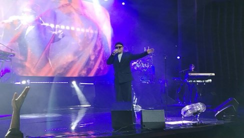 СЛАВЉЕ МУЗИКЕ И УСПОМЕНА: Тропико бенд одржао велики солистички концерт као омаж двадесетогодишње каријере (ФОТО)