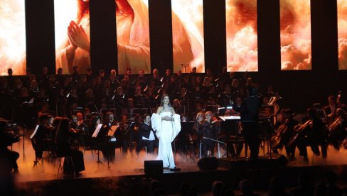 САВА ЦЕНТАР У ЗНАКУ УМЕТНИЦЕ СВЕТСКОГ ФОРМАТА: Тамара Рађеновић у Сава центру успешно одржала традиционални новогодишњи гала концерт